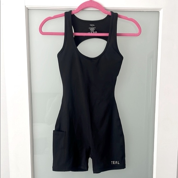 New TEAL Los Angeles Black One Piece Active Romper - Picture 1 of 7